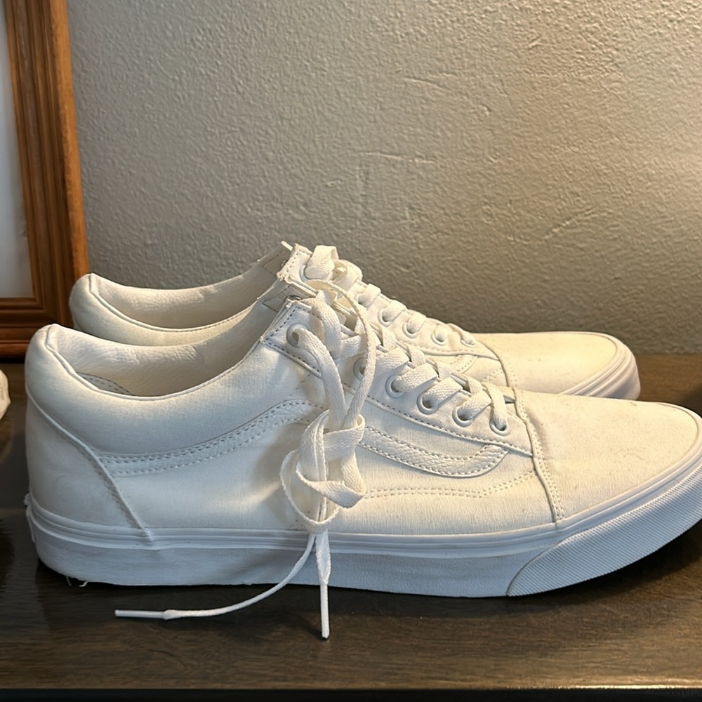 Vans - Picture 3 of 4
